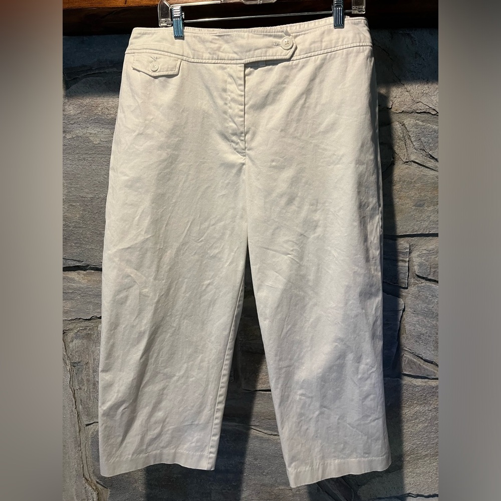 Briggs New York white cotton blend white capri pants, size 14